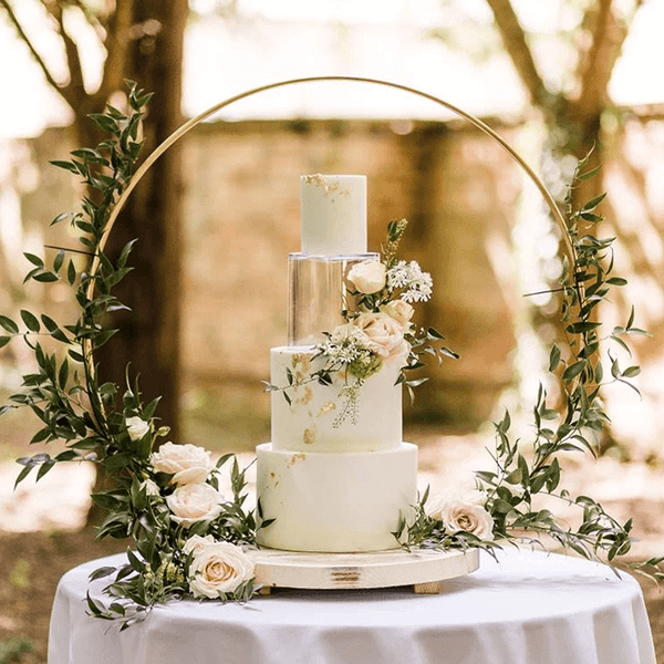 What Size Cake Stand Is Best for Weddings – Nuptio